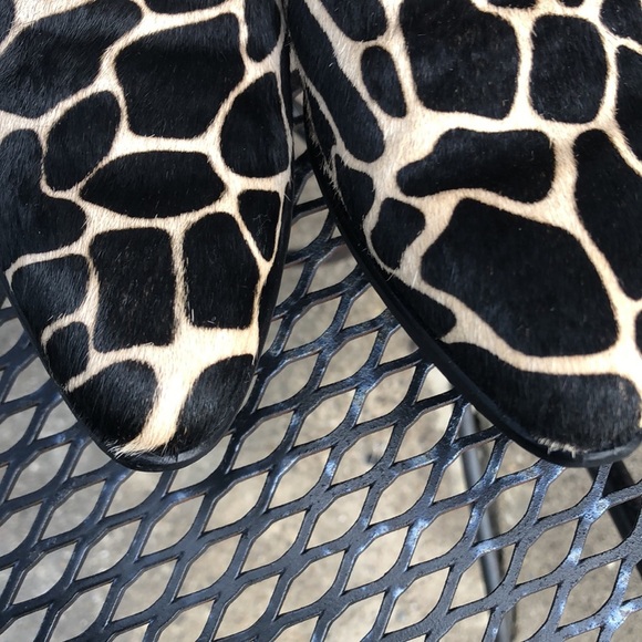 Urban Outfitters Giraffe Print Pony Hair Pola Chelsea Boot size 6 - Picture 5 of 9